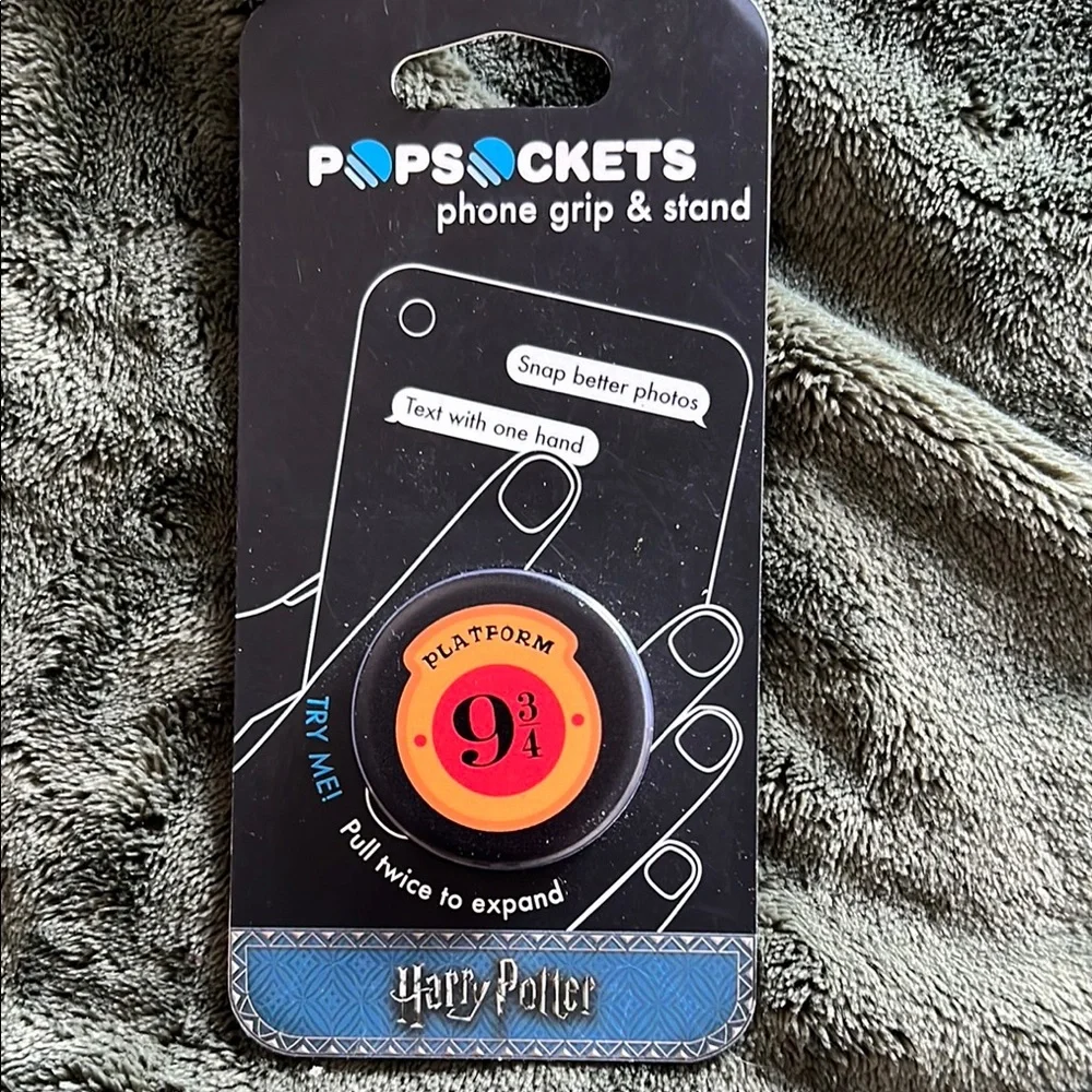 Harry Potter Platform 9 3/4 PopSocket Phone Grip & Stand - Red